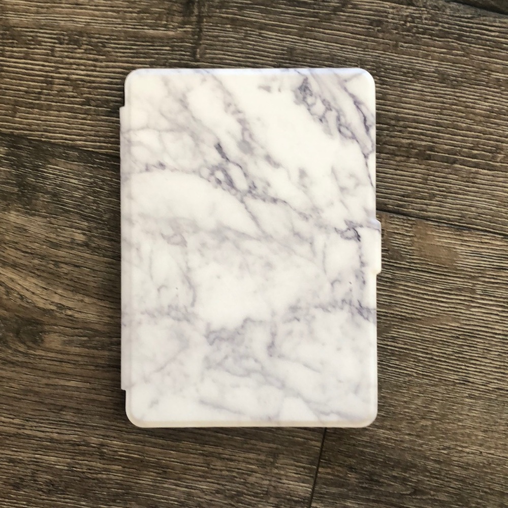 NWOT Marble Design Kindle Case